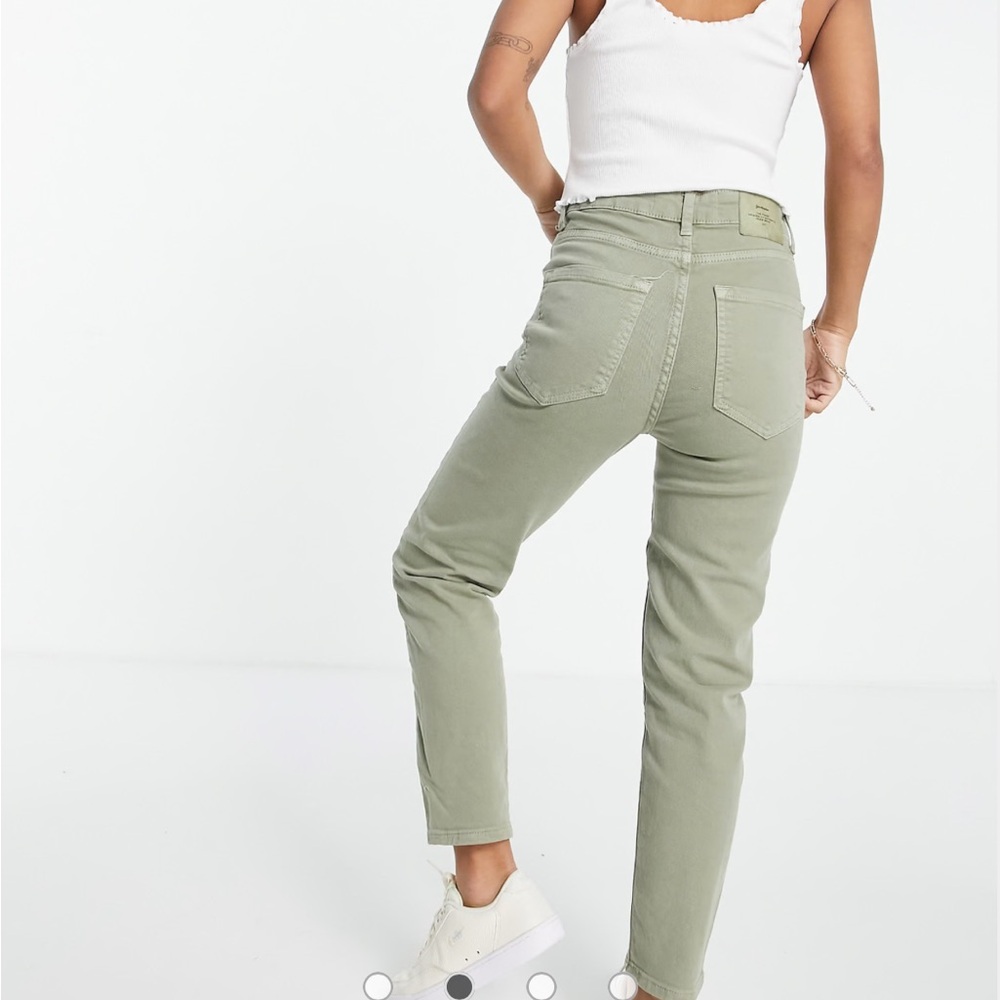 Stradivarius Petite slim mom jean with stretch in Olive! - Picture 2 of 14